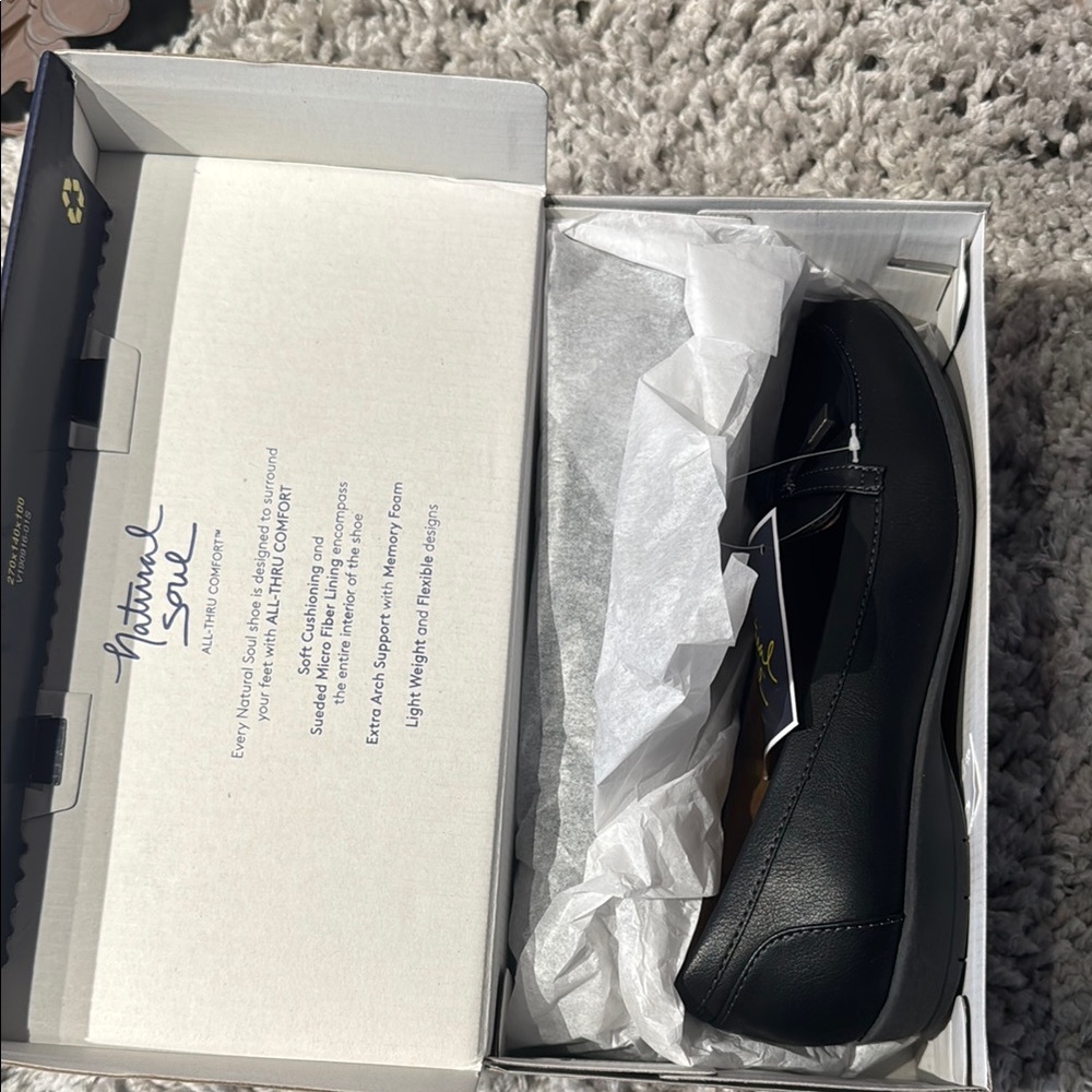 Natural Soul Black Loafers - Picture 2 of 4